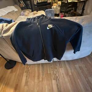 Nike Sportswear Rally Full-Zip Hoodie Black Gold Metallic Swoosh